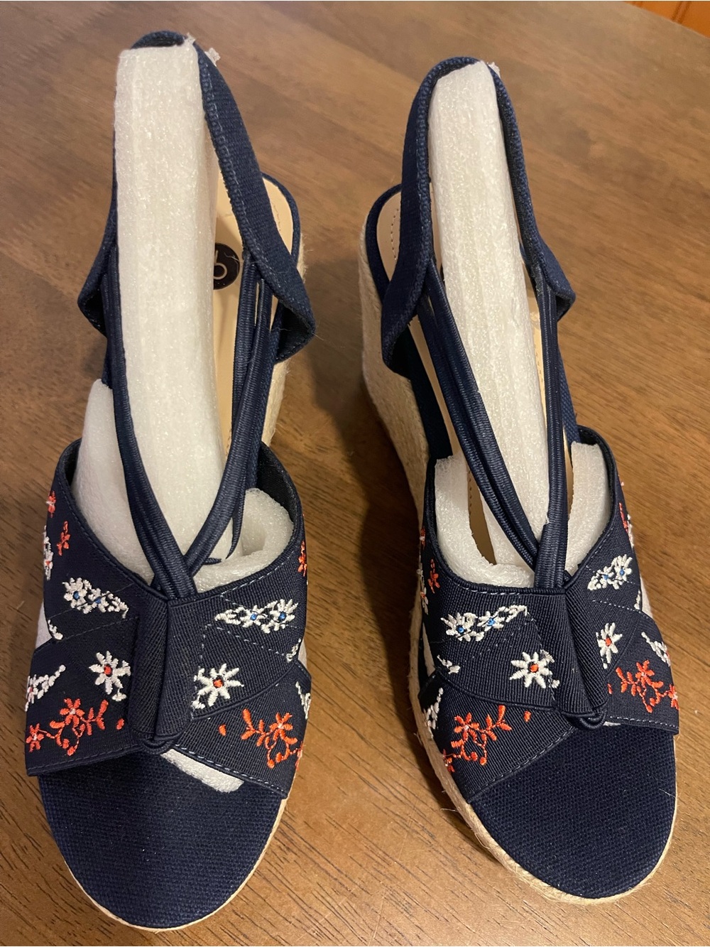 Women’s Navy Embroidered Slingback Wedge Sandals size 6